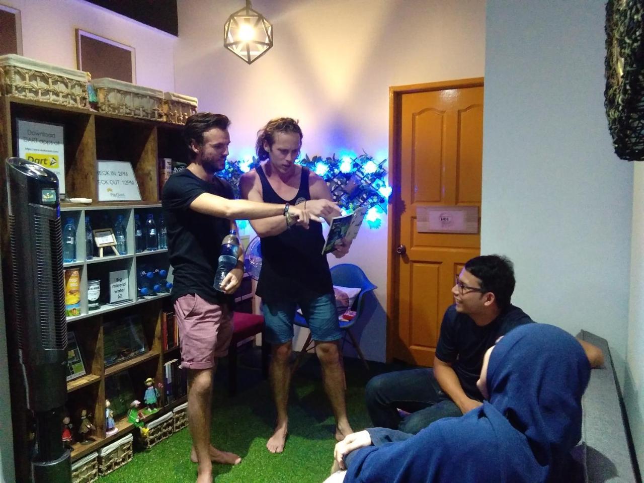 Co.Living Hostel Bandar Seri Begawan Eksteriør billede