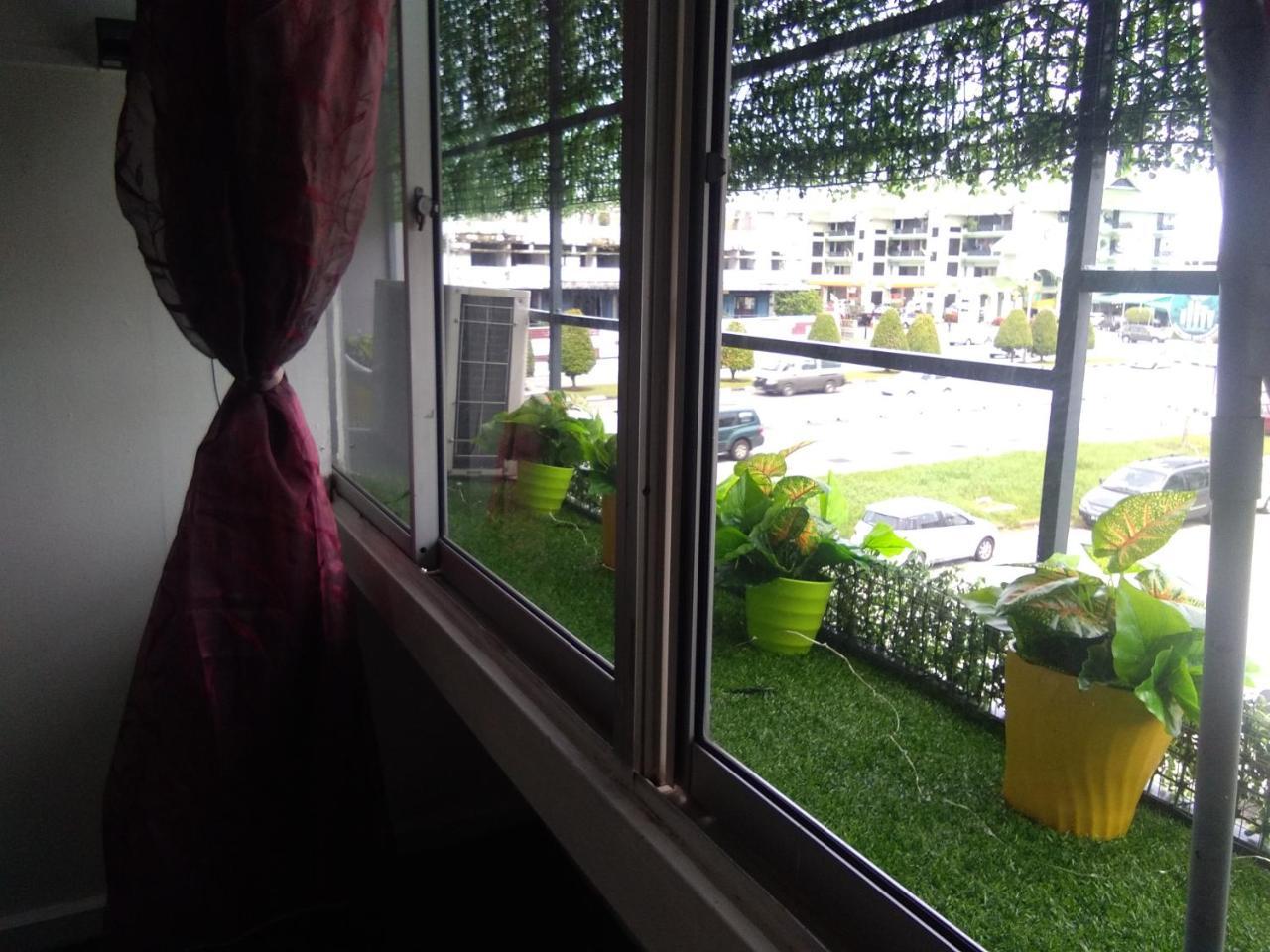 Co.Living Hostel Bandar Seri Begawan Eksteriør billede
