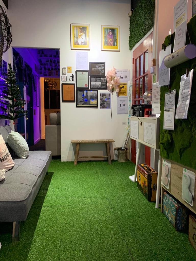 Co.Living Hostel Bandar Seri Begawan Eksteriør billede